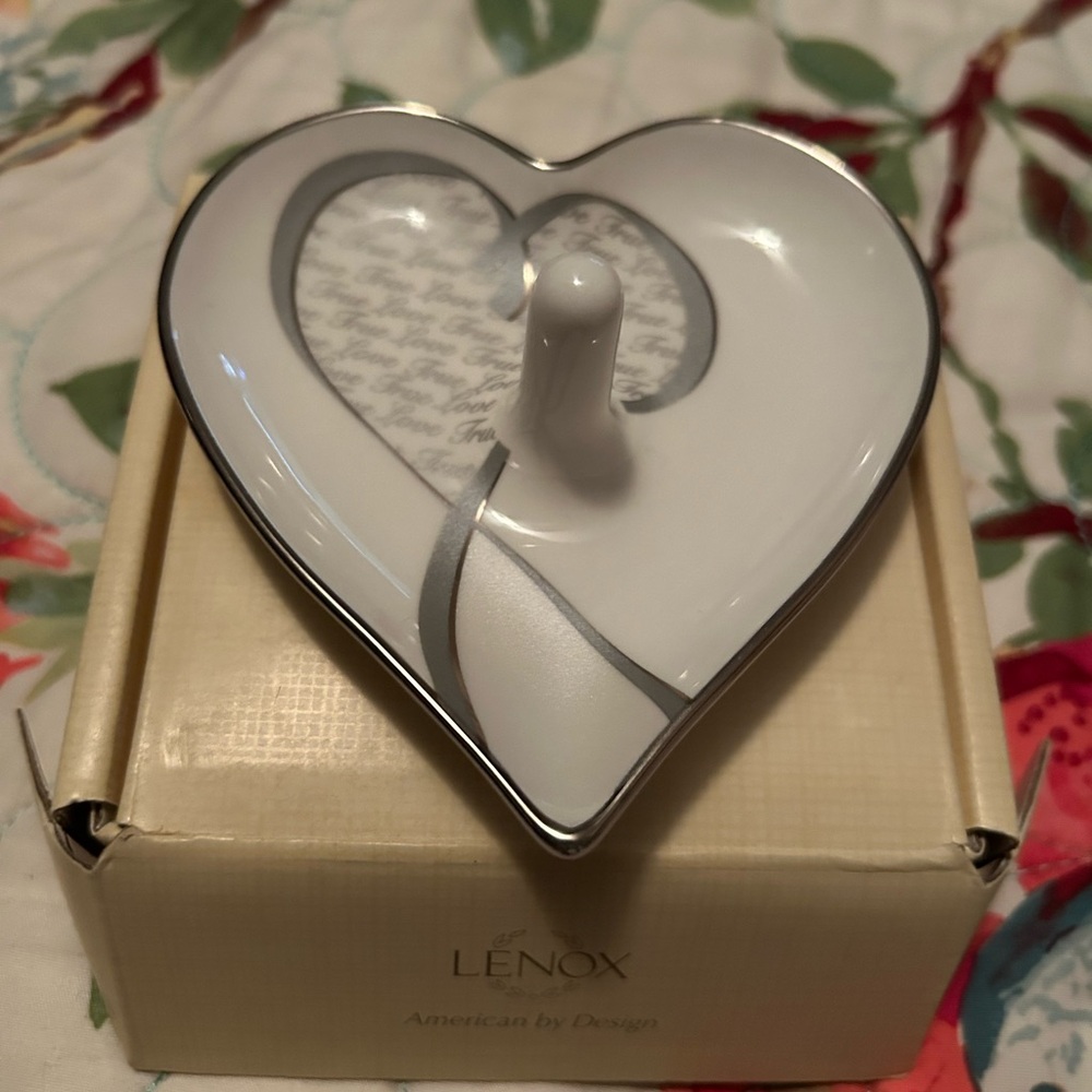 Lenox True Love Heart-Shaped Silver and White Ring Holder NWT